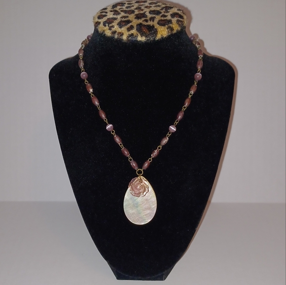 Vintage Mother-of-Pearl teardrop pendant on beaded chain, stamped, Anne Klein - Picture 3 of 8